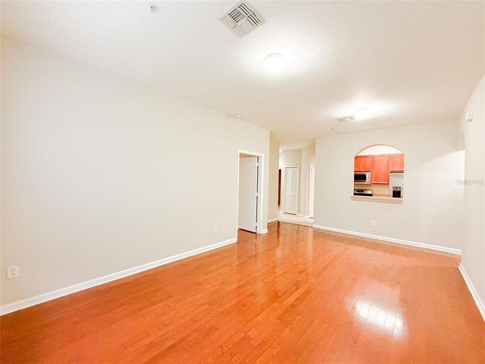 For Rent: $1,650 (2 beds, 2 baths, 1050 Square Feet)