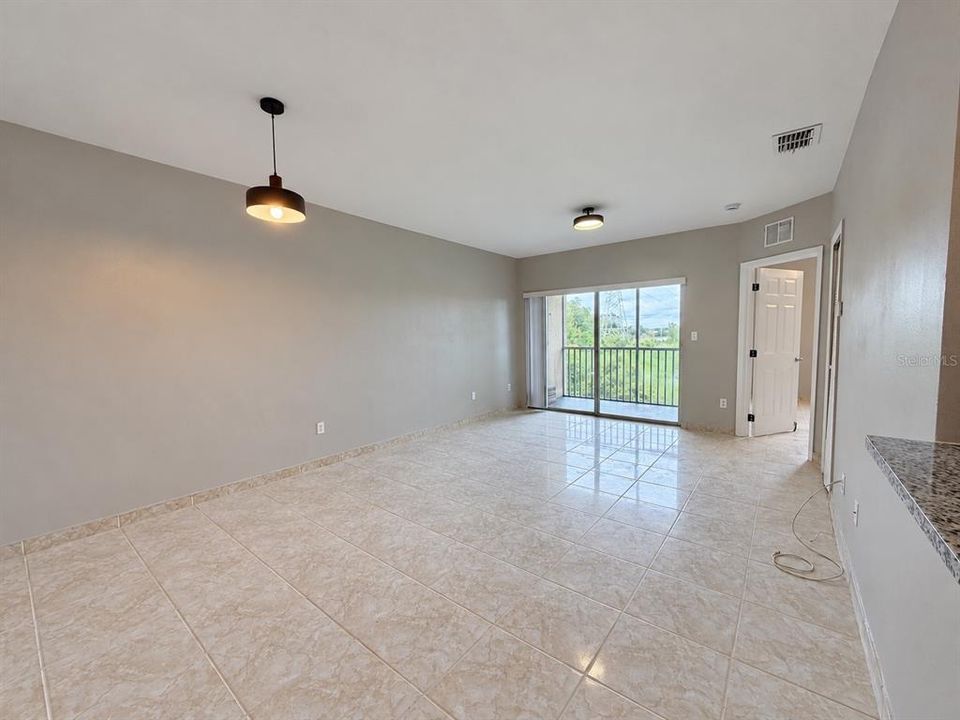 For Sale: $224,900 (3 beds, 2 baths, 1200 Square Feet)