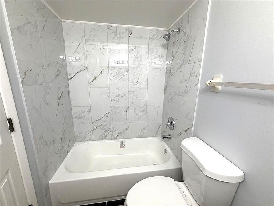 En Venta: $283,000 (3 camas, 2 baños, 1360 Pies cuadrados)