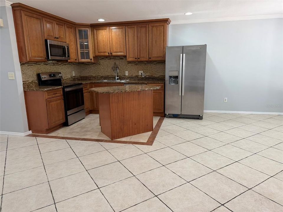 En Venta: $283,000 (3 camas, 2 baños, 1360 Pies cuadrados)