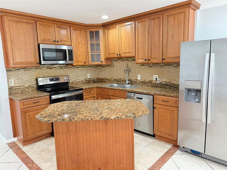 En Venta: $283,000 (3 camas, 2 baños, 1360 Pies cuadrados)