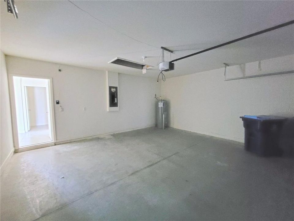 En Venta: $300,000 (4 camas, 2 baños, 1934 Pies cuadrados)