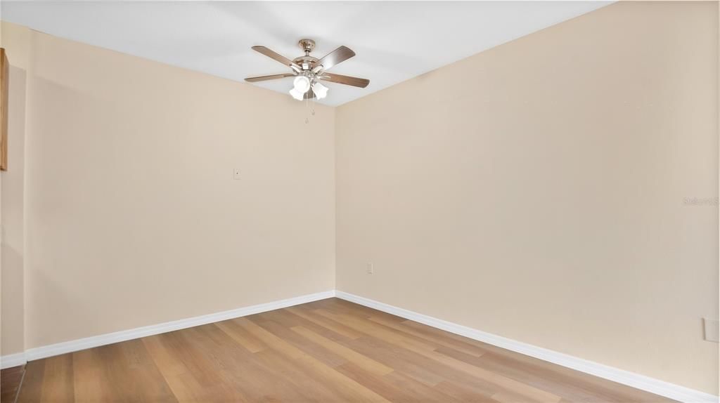 For Rent: $1,600 (2 beds, 1 baths, 881 Square Feet)