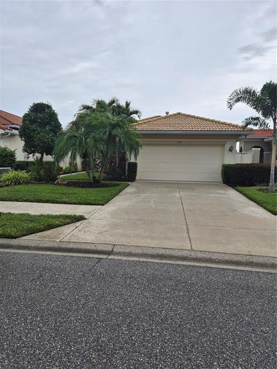 For Rent: $2,300 (2 beds, 2 baths, 1202 Square Feet)