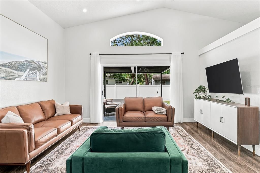 En Venta: $590,000 (3 camas, 2 baños, 1452 Pies cuadrados)