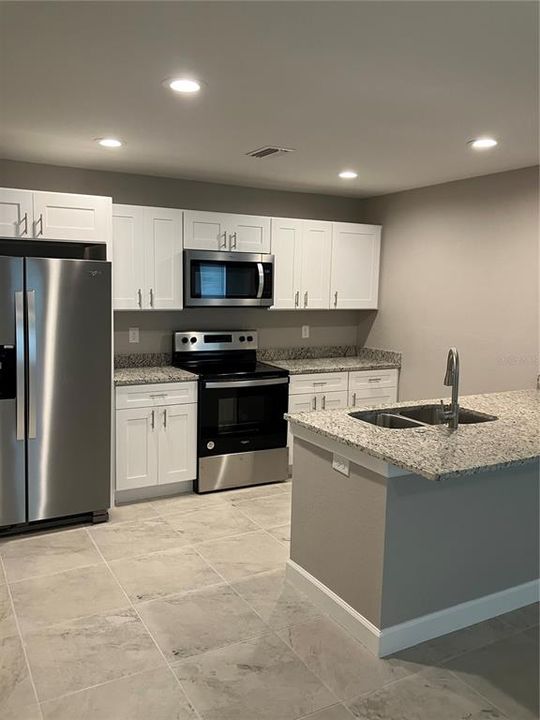 For Rent: $1,690 (3 beds, 2 baths, 1330 Square Feet)