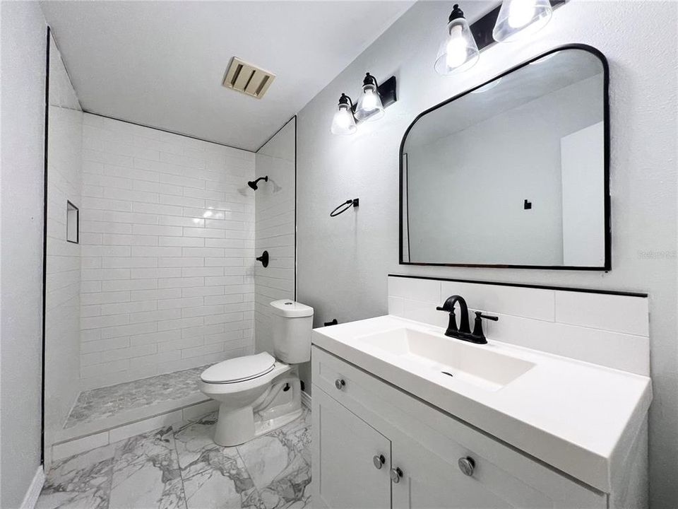 En Venta: $389,900 (3 camas, 2 baños, 1680 Pies cuadrados)