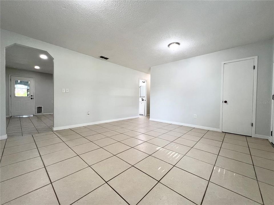 En Venta: $389,900 (3 camas, 2 baños, 1680 Pies cuadrados)