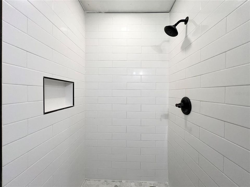 En Venta: $389,900 (3 camas, 2 baños, 1680 Pies cuadrados)