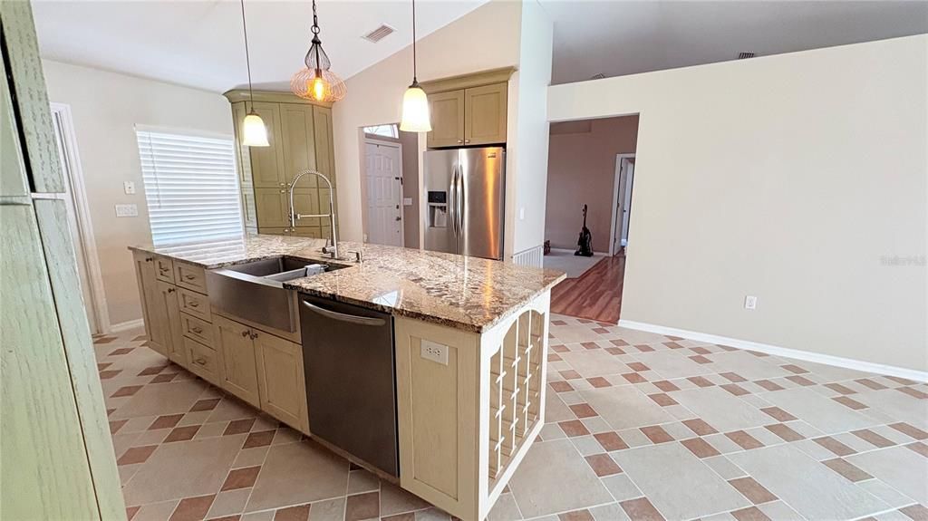 В аренду: $2,695 (3 спален, 2 ванн, 1533 Квадратных фут)
