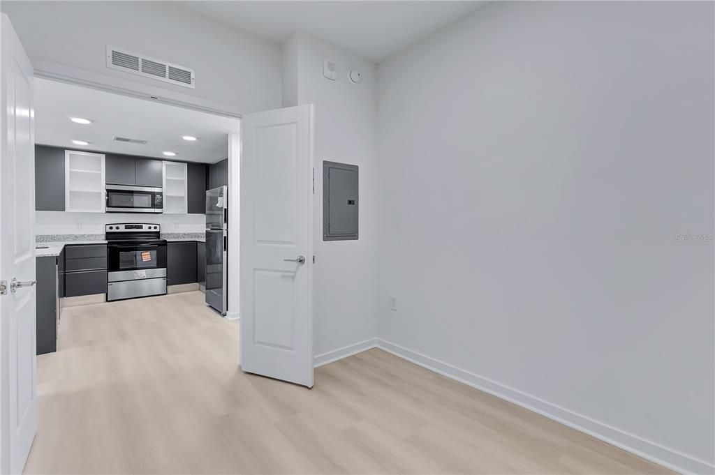 For Rent: $1,600 (2 beds, 2 baths, 1023 Square Feet)