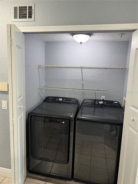 В аренду: $1,700 (2 спален, 2 ванн, 1020 Квадратных фут)