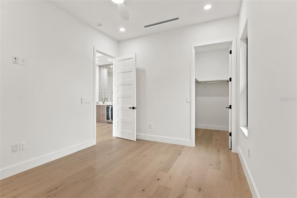 For Sale: $1,949,900 (5 beds, 5 baths, 3638 Square Feet)