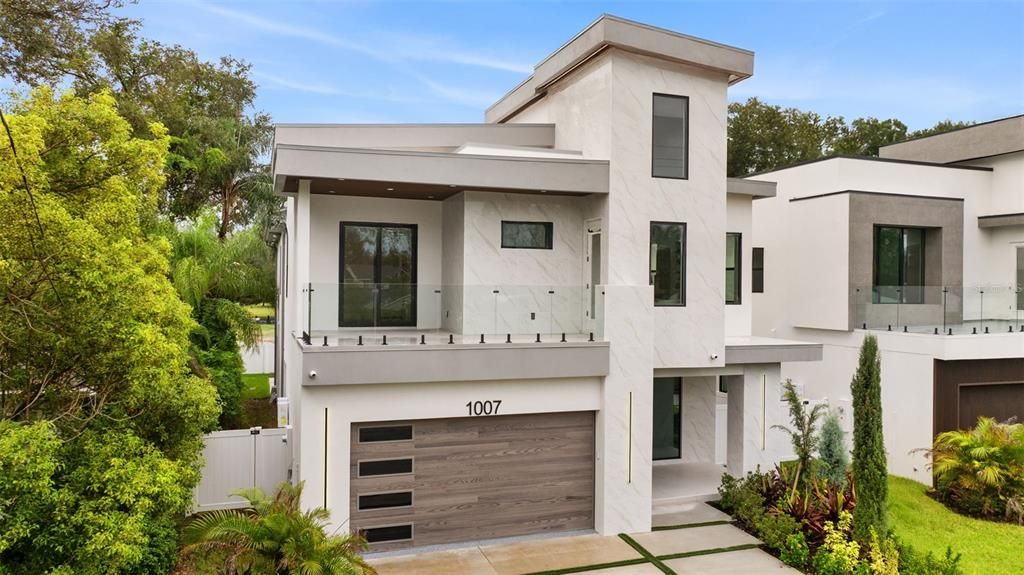 For Sale: $1,949,900 (5 beds, 5 baths, 3638 Square Feet)