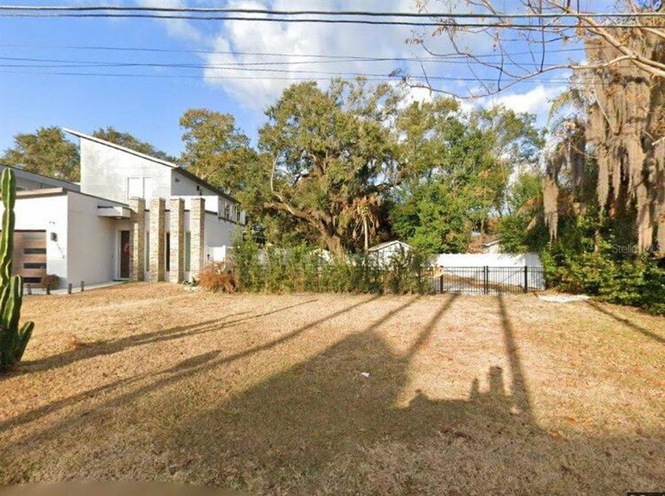 En Venta: $329,000 (0.16 acres)