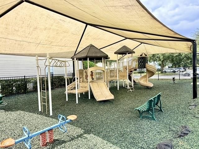 En Renta: $1,825 (2 camas, 2 baños, 1264 Pies cuadrados)