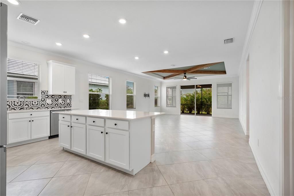 En Venta: $585,000 (5 camas, 4 baños, 3112 Pies cuadrados)