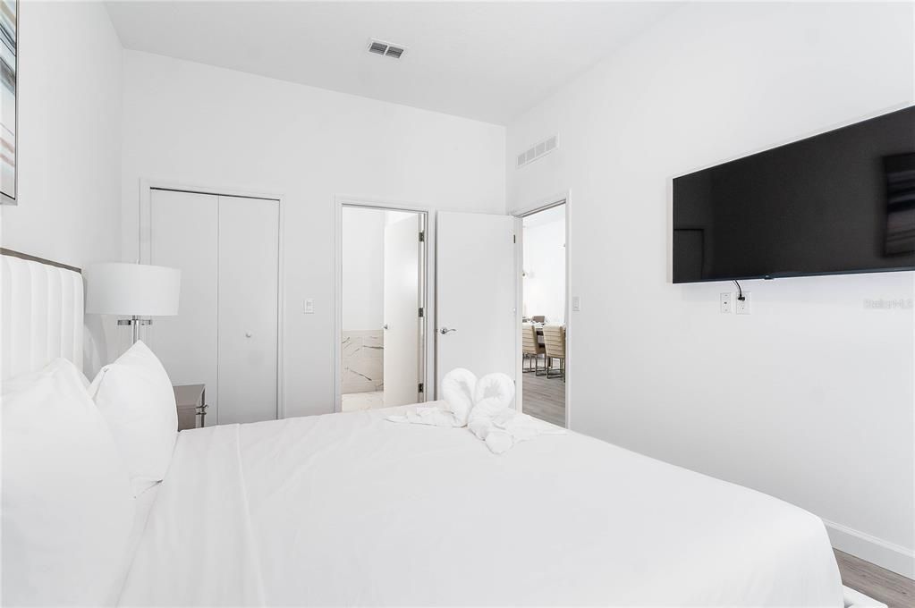En Renta: $2,700 (5 camas, 4 baños, 2020 Pies cuadrados)