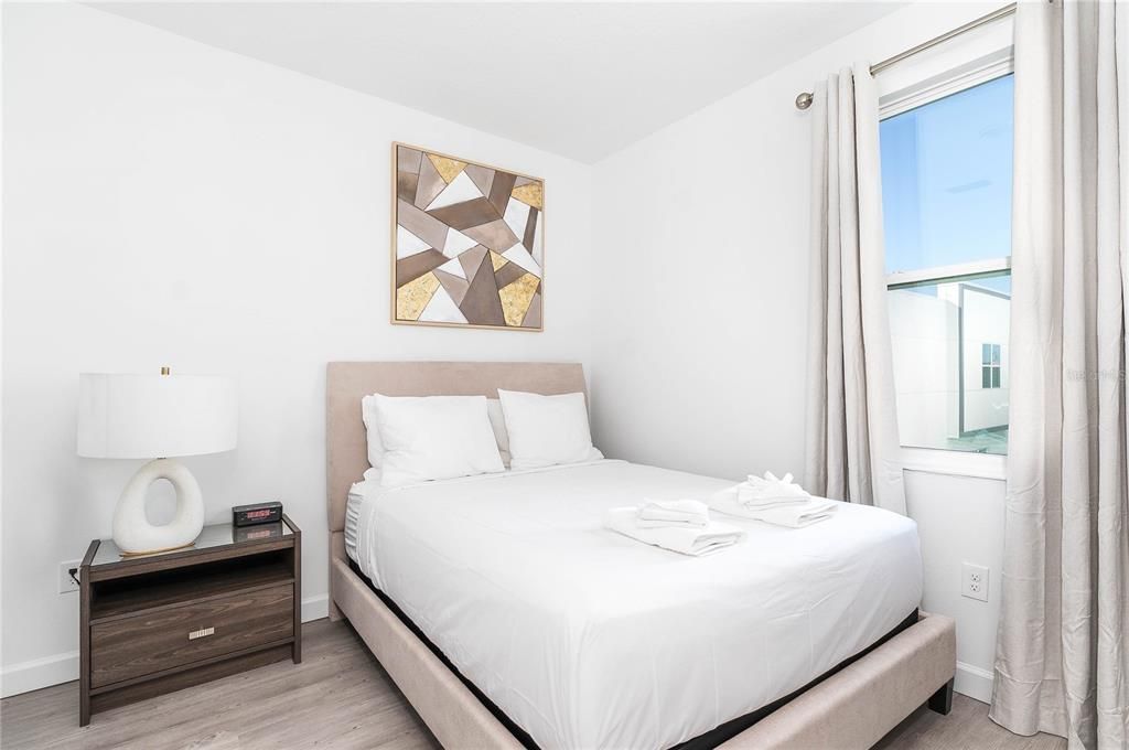 En Renta: $2,700 (5 camas, 4 baños, 2020 Pies cuadrados)