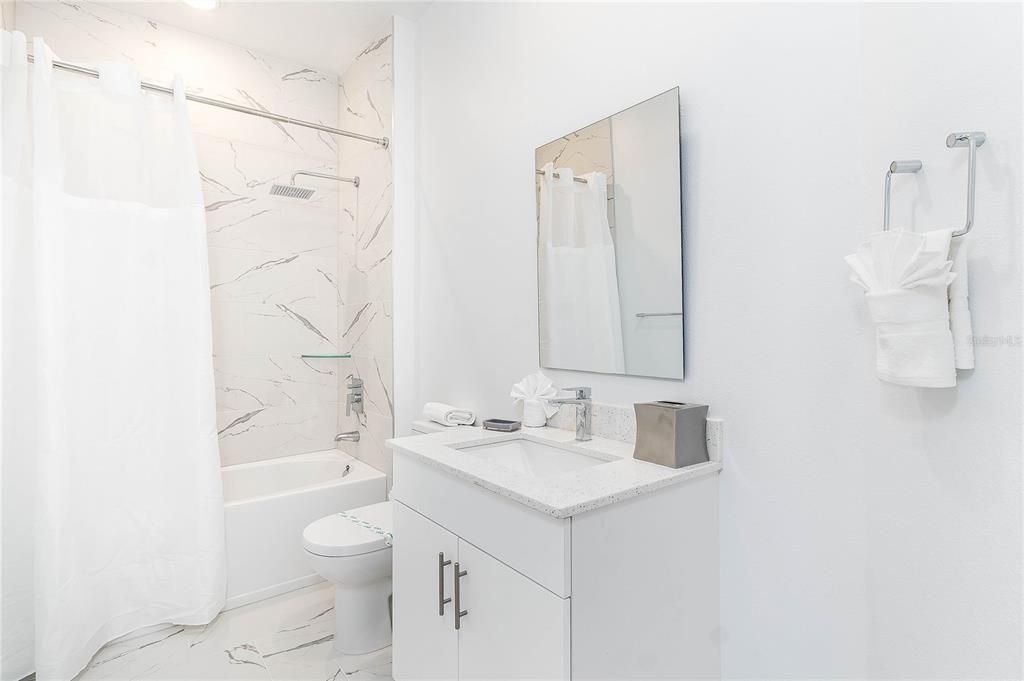 En Renta: $2,700 (5 camas, 4 baños, 2020 Pies cuadrados)