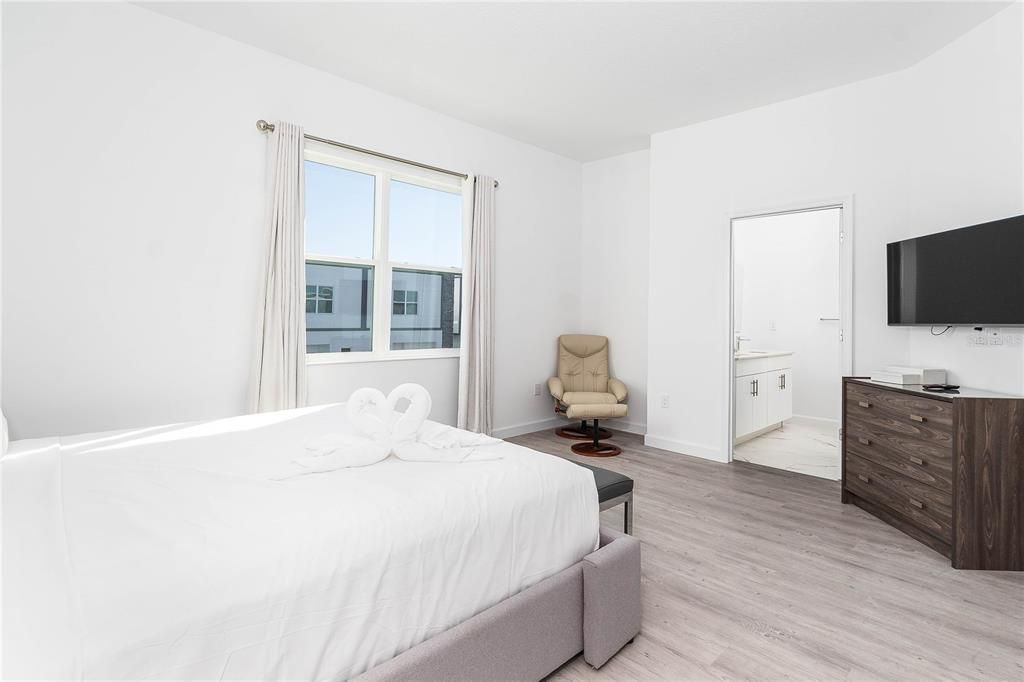 En Renta: $2,700 (5 camas, 4 baños, 2020 Pies cuadrados)