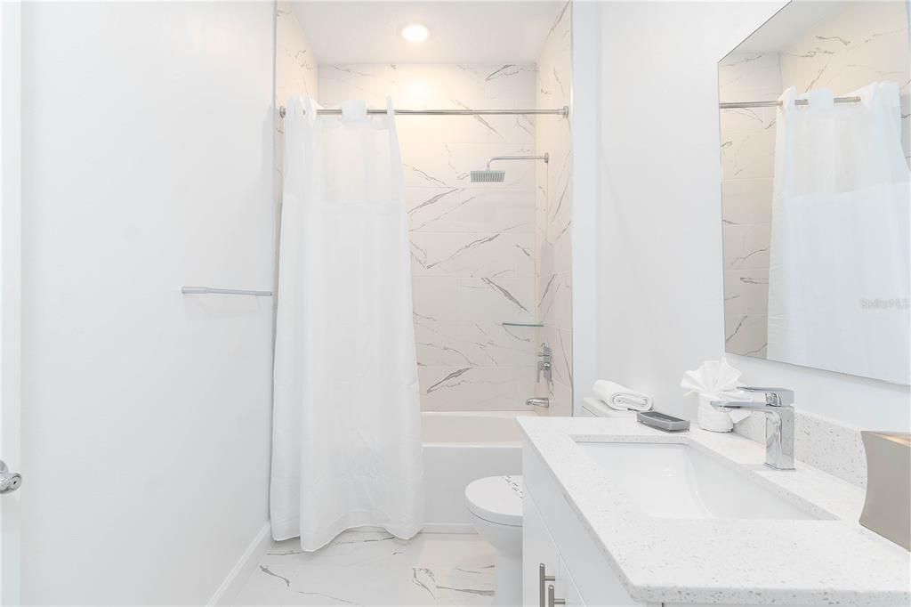 En Renta: $2,700 (5 camas, 4 baños, 2020 Pies cuadrados)