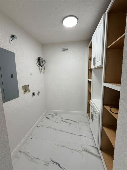En Venta: $590,000 (5 camas, 3 baños, 1876 Pies cuadrados)