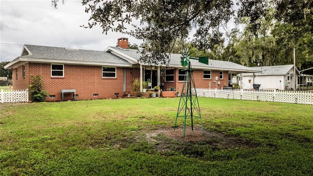 For Sale: $850,000 (3 beds, 2 baths, 1961 Square Feet)