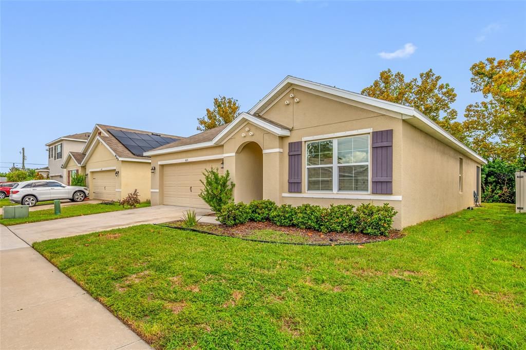 For Rent: $2,200 (3 beds, 2 baths, 1672 Square Feet)