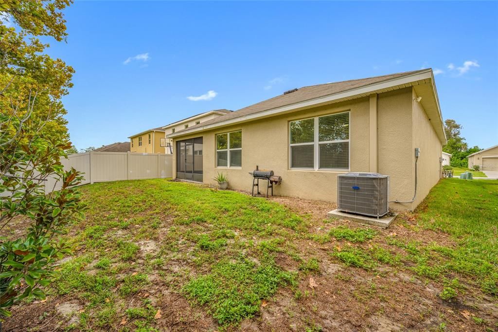 For Rent: $2,200 (3 beds, 2 baths, 1672 Square Feet)