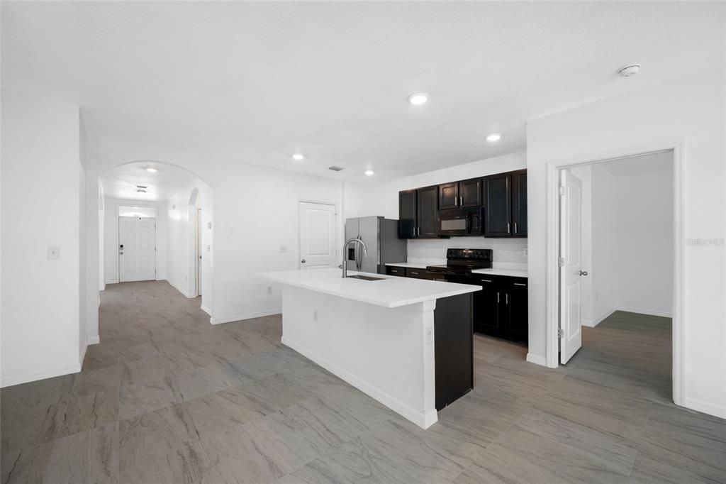 For Rent: $2,200 (3 beds, 2 baths, 1672 Square Feet)