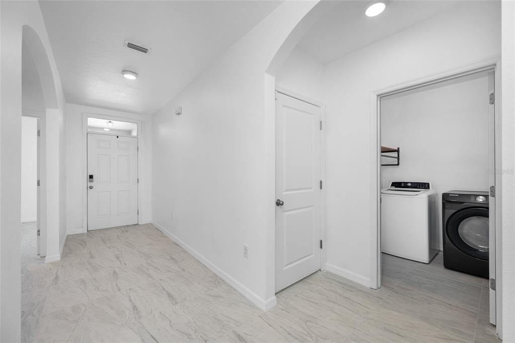 For Rent: $2,200 (3 beds, 2 baths, 1672 Square Feet)