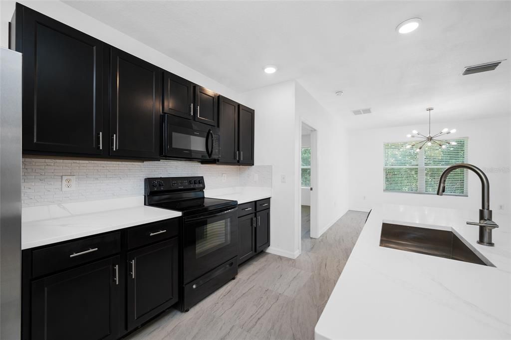 For Rent: $2,200 (3 beds, 2 baths, 1672 Square Feet)