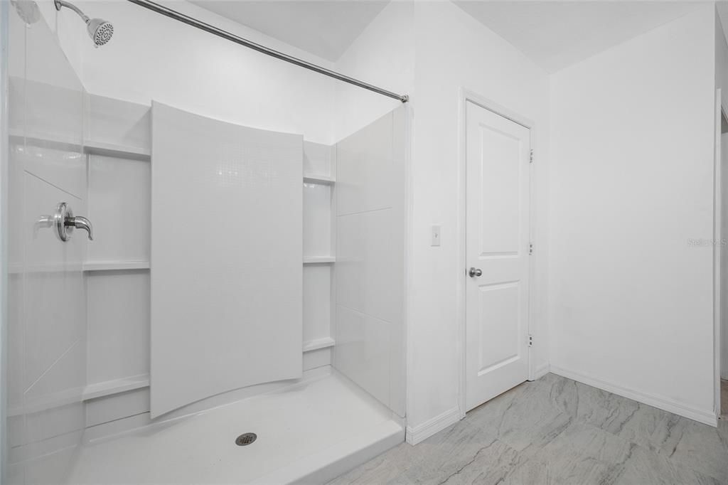 For Rent: $2,200 (3 beds, 2 baths, 1672 Square Feet)