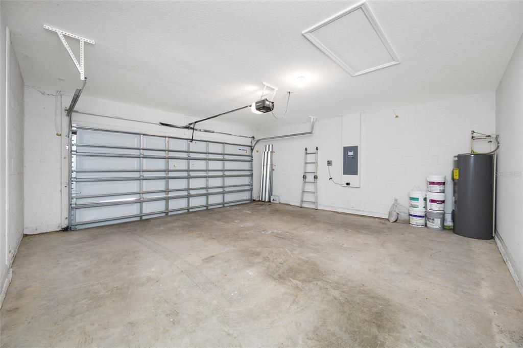 For Rent: $2,200 (3 beds, 2 baths, 1672 Square Feet)
