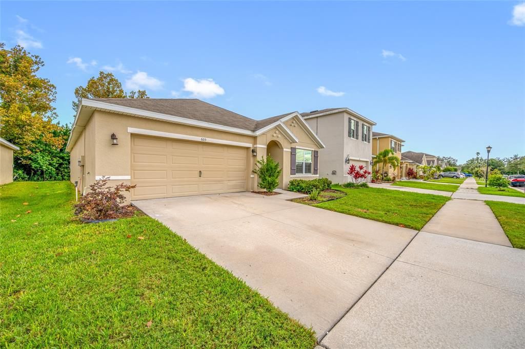 For Rent: $2,200 (3 beds, 2 baths, 1672 Square Feet)