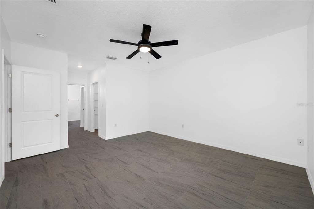 For Rent: $2,200 (3 beds, 2 baths, 1672 Square Feet)