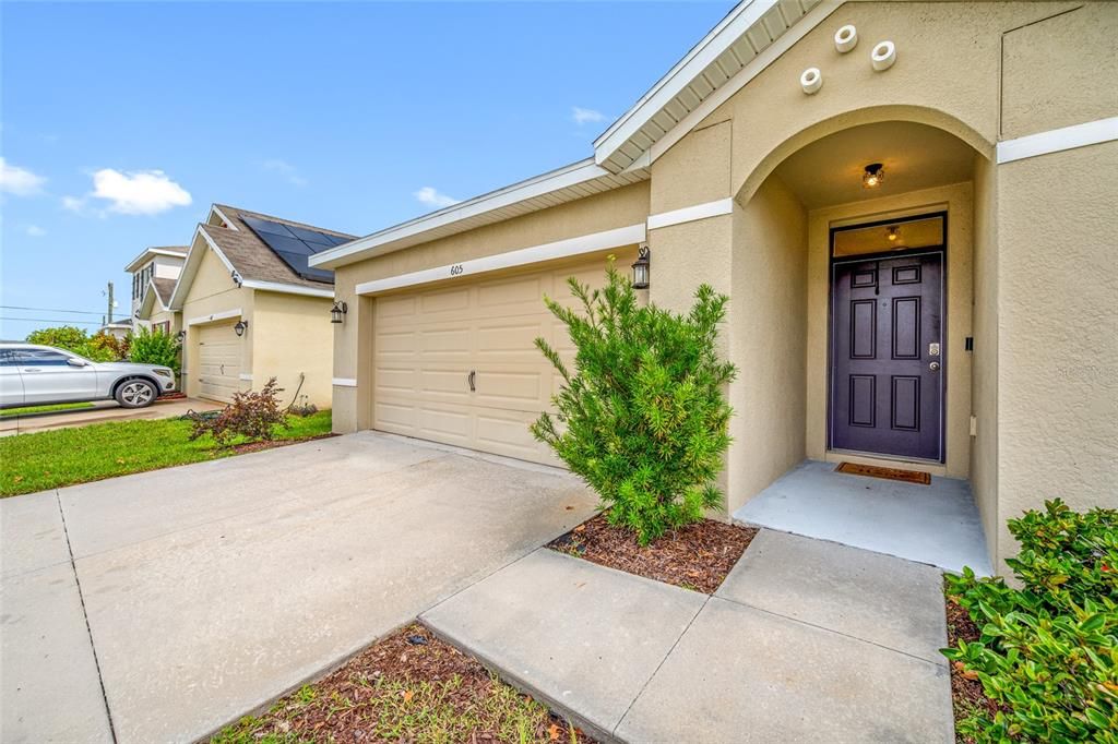 For Rent: $2,200 (3 beds, 2 baths, 1672 Square Feet)