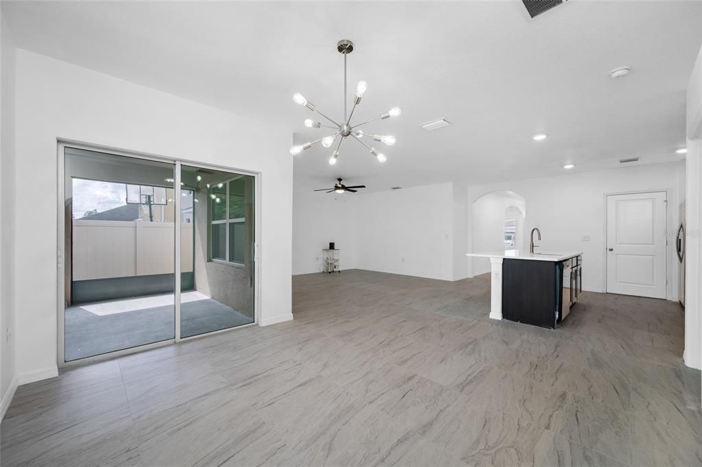 For Rent: $2,200 (3 beds, 2 baths, 1672 Square Feet)
