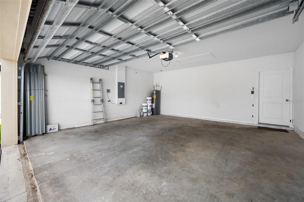 For Rent: $2,200 (3 beds, 2 baths, 1672 Square Feet)