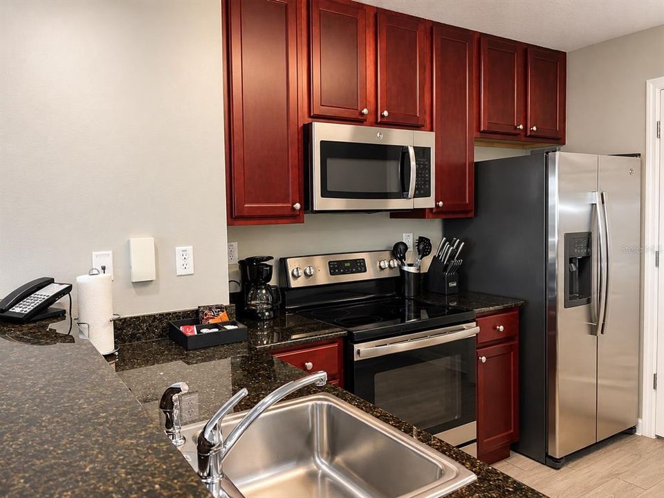 For Sale: $344,900 (3 beds, 3 baths, 1544 Square Feet)