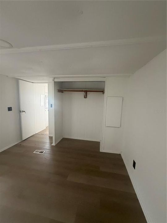 For Sale: $65,900 (2 beds, 1 baths, 672 Square Feet)