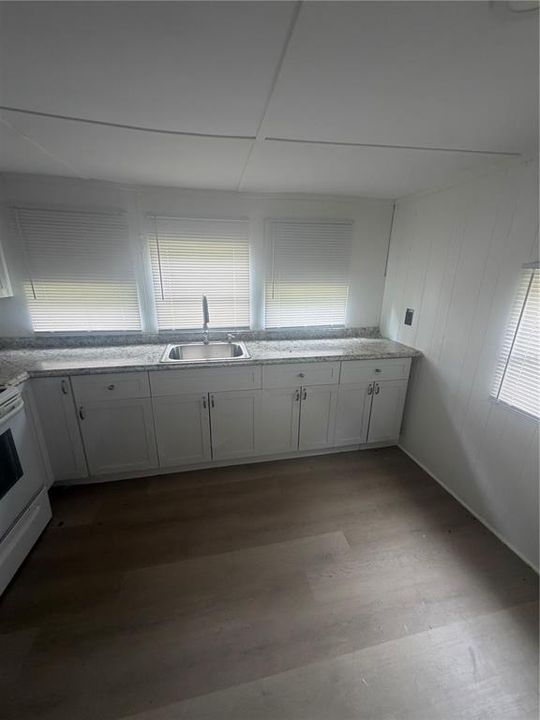 For Sale: $65,900 (2 beds, 1 baths, 672 Square Feet)