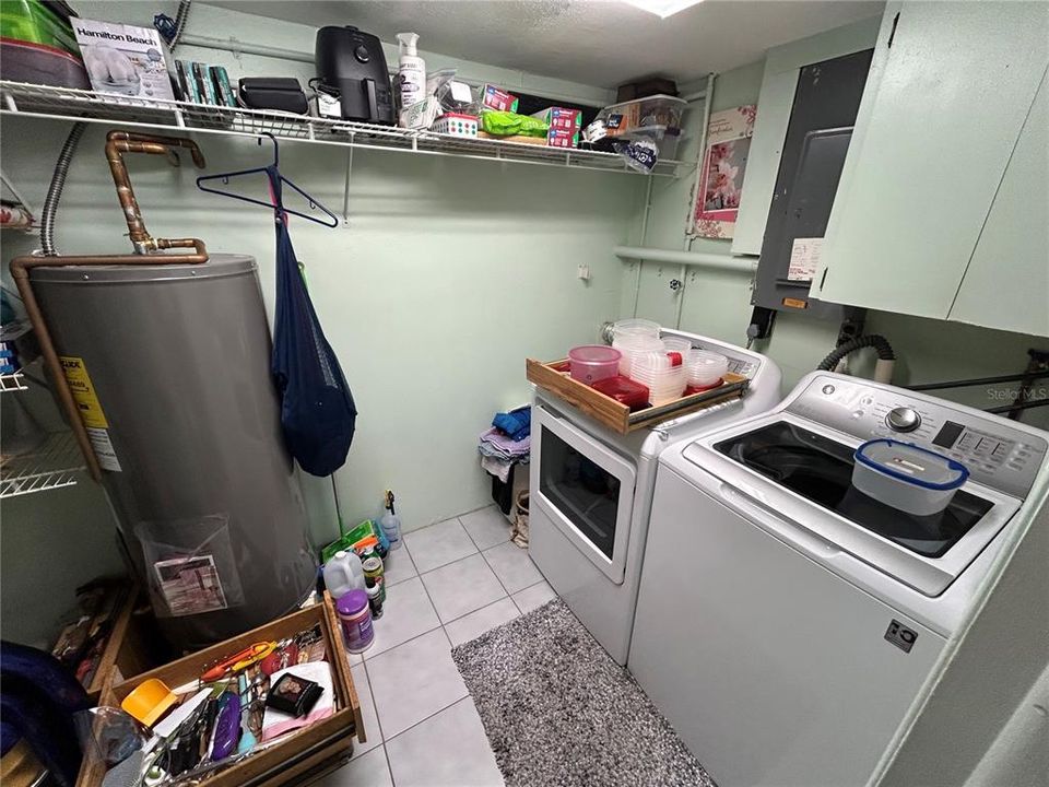 На продажу: $300,000 (2 спален, 2 ванн, 1397 Квадратных фут)