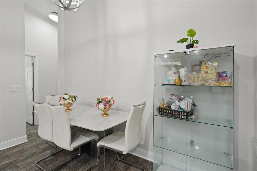 En Venta: $345,000 (3 camas, 2 baños, 1225 Pies cuadrados)