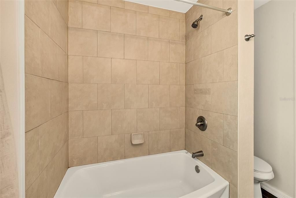 En Venta: $355,000 (2 camas, 2 baños, 1356 Pies cuadrados)