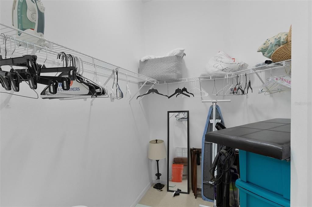 Activo con contrato: $335,000 (2 camas, 2 baños, 1196 Pies cuadrados)