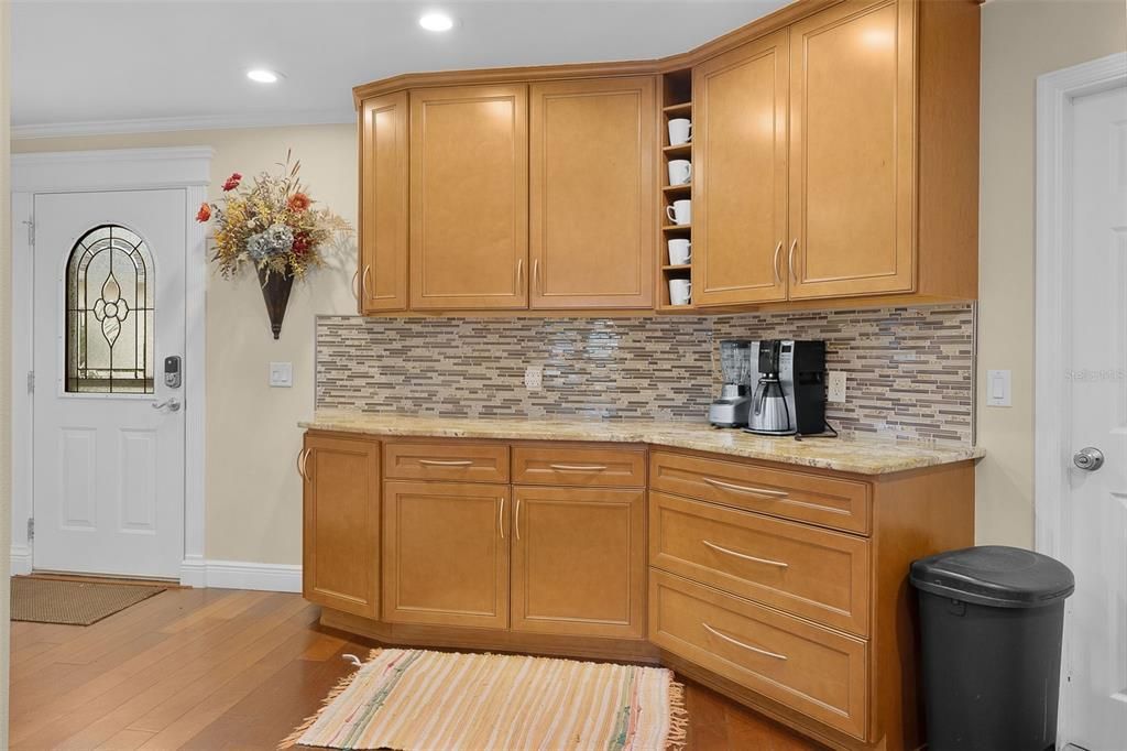 Activo con contrato: $335,000 (2 camas, 2 baños, 1196 Pies cuadrados)