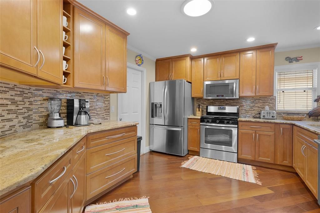 Activo con contrato: $335,000 (2 camas, 2 baños, 1196 Pies cuadrados)