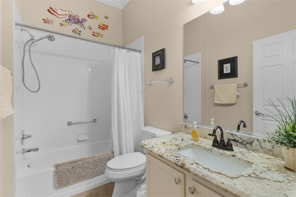 Activo con contrato: $335,000 (2 camas, 2 baños, 1196 Pies cuadrados)